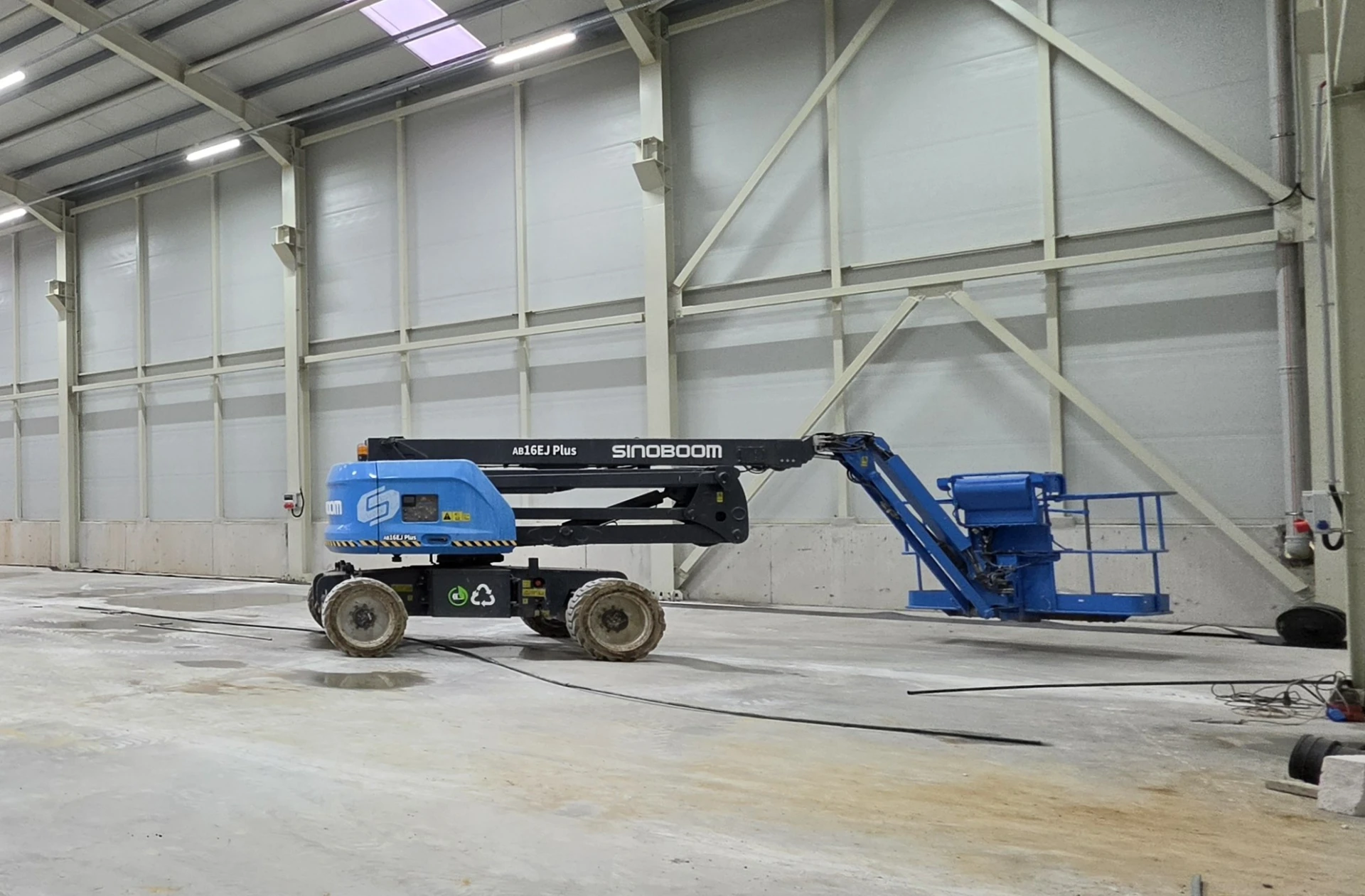 ELEKTRİKLİ AHTAPOT PLATFORM 4x4