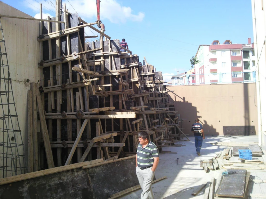GEBZE KOCATEPE PRIMARY SCHOOL RETAINING WALLS CONSTRUCTION