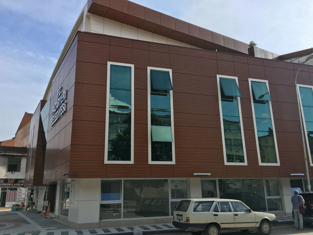 PAZARYERİ TRADE AND CULTURAL CENTER